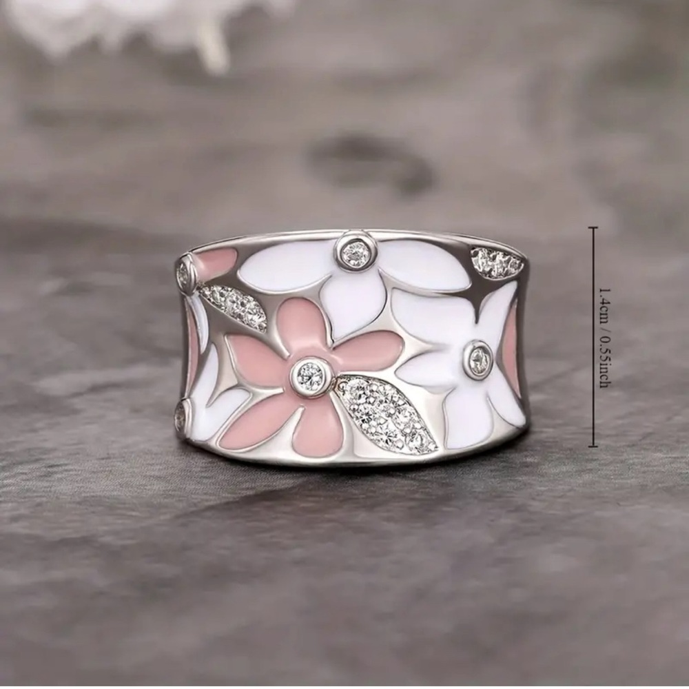Silver plated pink and white floral enamel ring with zircon embellishment - Picture 3 of 7